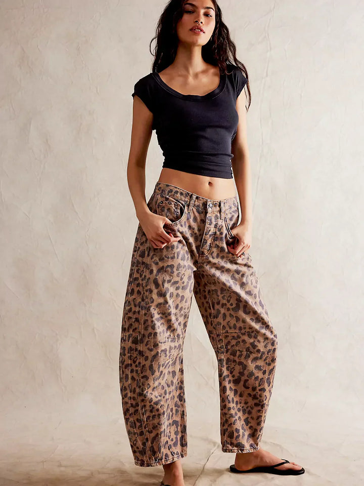 Raviya - Layback Barrel Jeans
