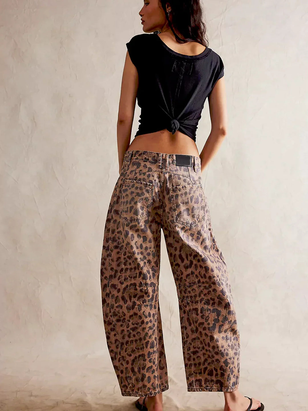 Raviya - Layback Barrel Jeans