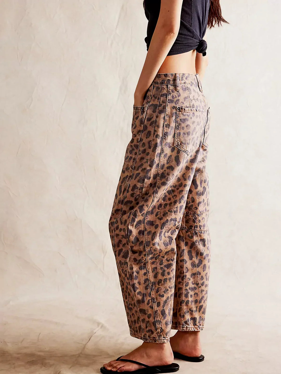 Raviya - Layback Barrel Jeans