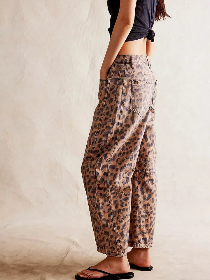 Raviya - Layback Barrel Jeans