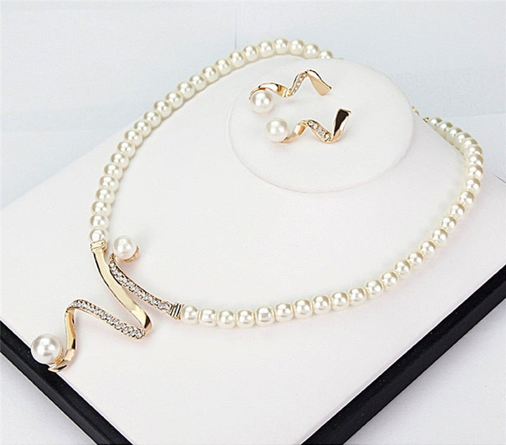 Luciya - Elegant Twist Pearl Necklace