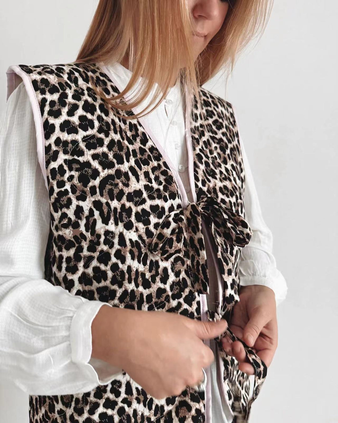 Siobie - Leopard Blush Vest